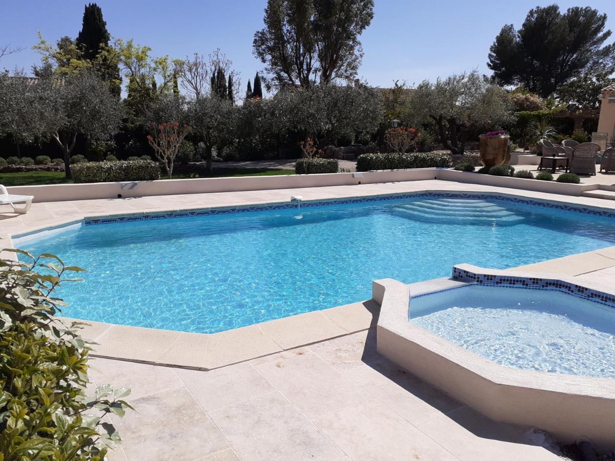 Gîte provençal indépendant avec piscine chauffée : LE SUY BIEN Flayosc Exterior foto